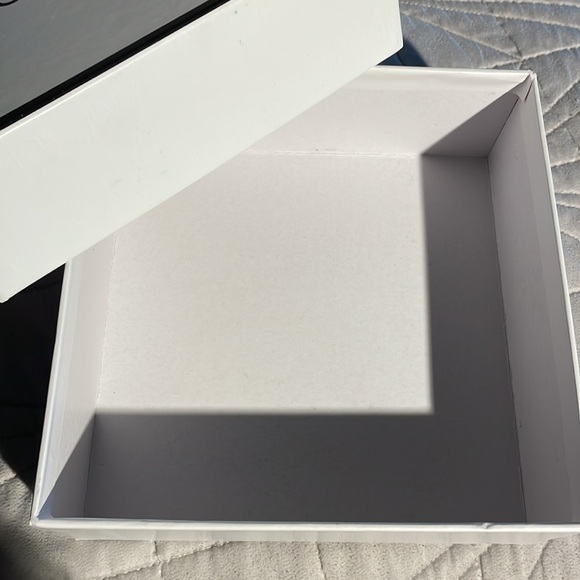 Chanel Box - Picture 9 of 12